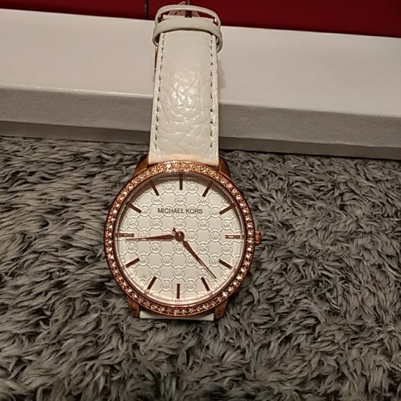 Authentic Rose Gold Michael Kors MK2223 main image 8
